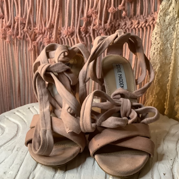 STEVE MADDEN “CHRISTEY” Soft Pink Suede Wrap Open Toe Heels Size 5.5 - Picture 7 of 9